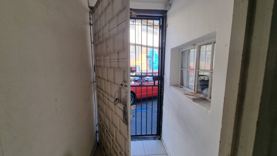 To Let Commercial Property for Rent in Salt River Western Cape